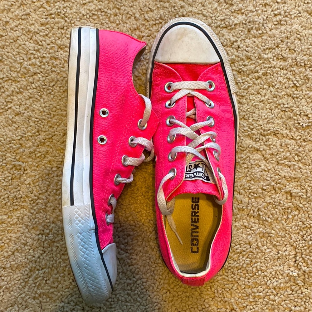 Hot pink converse